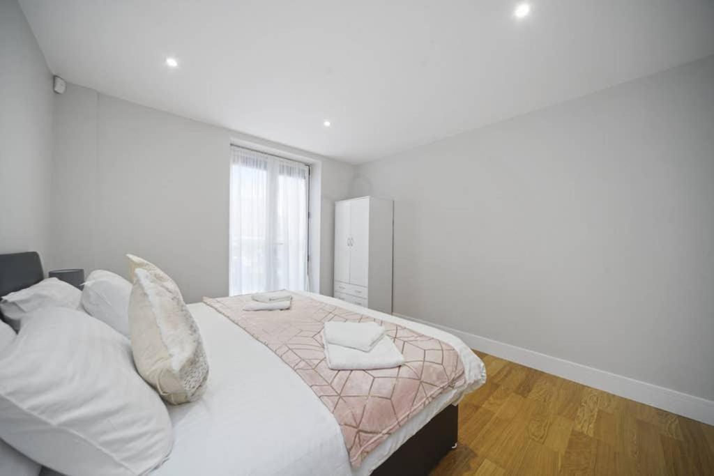 Appartement Flat 3 Bridge House à Staines-upon-Thames Extérieur photo