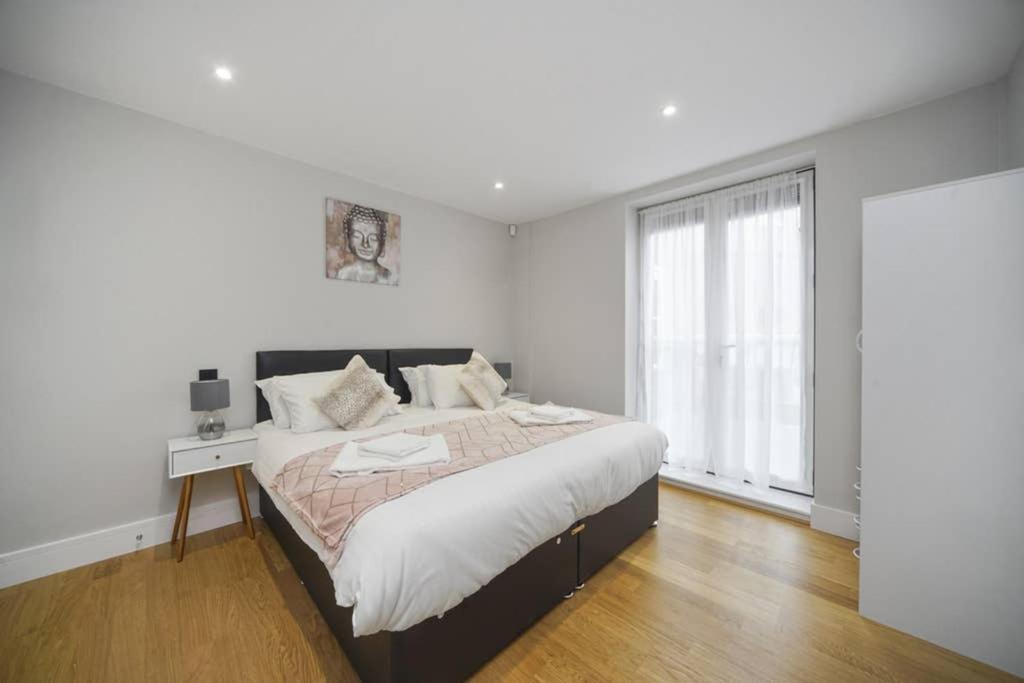 Appartement Flat 3 Bridge House à Staines-upon-Thames Extérieur photo