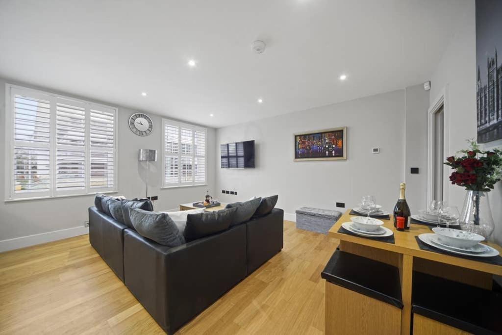 Appartement Flat 3 Bridge House à Staines-upon-Thames Extérieur photo